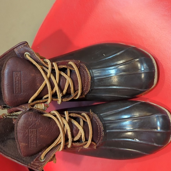 Sperry boots - Picture 1 of 10